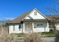 Pre-foreclosure in  KNEE TREE DR Baton Rouge, LA 70818
