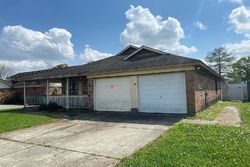 Pre-foreclosure in  SNOWBIRD DR Harvey, LA 70058