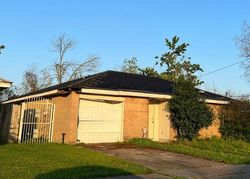 Pre-foreclosure in  RIVERVIEW DR Saint Rose, LA 70087