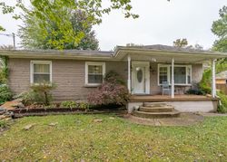 Pre-foreclosure in  DAISY AVE Louisville, KY 40258