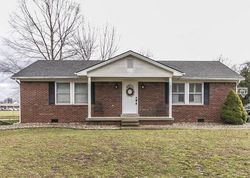 Pre-foreclosure in  PEACHTREE DR Berea, KY 40403