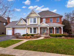 Pre-foreclosure in  CARL SANDBURG RD Saint Charles, IL 60175