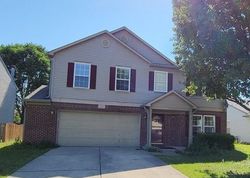 Pre-foreclosure in  HOLLY BERRY CIR Fishers, IN 46038