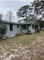 Pre-foreclosure in  ROCK HILL RD Defuniak Springs, FL 32435