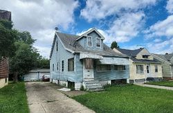 Pre-foreclosure in  GRASMERE AVE Maple Heights, OH 44137