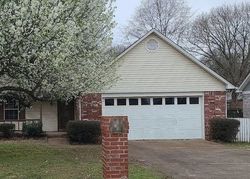 Pre-foreclosure in  LIVE OAK DR Searcy, AR 72143
