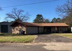 Pre-foreclosure in  N LYNN ST Gladewater, TX 75647
