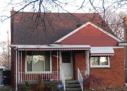Pre-foreclosure in  RIVERVIEW ST Dearborn Heights, MI 48127