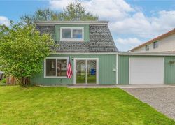 Pre-foreclosure in  S 11TH AVE Kelso, WA 98626