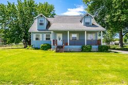 Pre-foreclosure in  N PEDERSON RD West Richland, WA 99353