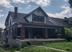 Pre-foreclosure in  OAKLAND AVE Nashville, TN 37212