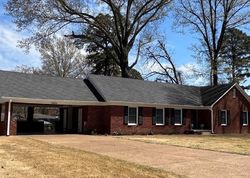 Pre-foreclosure in  WISTERIA DR Memphis, TN 38116