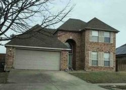 Pre-foreclosure in  HILLVIEW DR Fort Worth, TX 76148