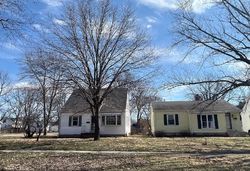 Pre-foreclosure in  S SPRING ST Springfield, IL 62704