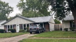 Pre-foreclosure in  STANHOPE RD Springfield, IL 62702