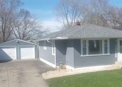 Pre-foreclosure in  E GREENVIEW AVE Machesney Park, IL 61115