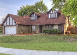 Pre-foreclosure in  E 25TH PL Tulsa, OK 74129