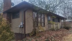 Pre-foreclosure in  CIRCLE DR Fenton, MO 63026