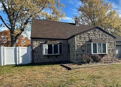Pre-foreclosure in  WATER LN N Levittown, NY 11756