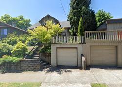 Pre-foreclosure in  SE 32ND AVE Portland, OR 97214