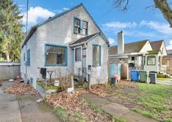 Pre-foreclosure in  21ST ST SE Salem, OR 97301