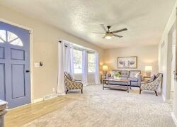 Pre-foreclosure in  LAKEVIEW DR Omaha, NE 68127