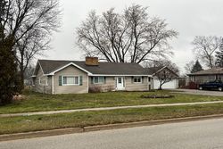 Pre-foreclosure in  LAKE MICHIGAN DR NW Grand Rapids, MI 49534