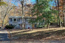 Pre-foreclosure in  OAK DR Ijamsville, MD 21754