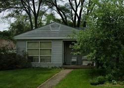 Pre-foreclosure in  HICKORY DR Carpentersville, IL 60110