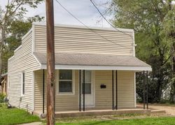 Pre-foreclosure in  E 29TH ST Des Moines, IA 50317