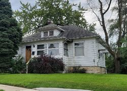 Pre-foreclosure in  MCCARTHY RD Lemont, IL 60439