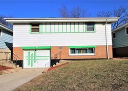 Pre-foreclosure in  FISHERMANS TER Lyons, IL 60534