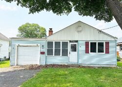 Pre-foreclosure in  CEDAR RIDGE RD Newington, CT 06111