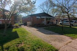 Pre-foreclosure in  SAINT FRANCIS ST Livonia, MI 48152