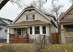 Pre-foreclosure in  N 15TH ST Milwaukee, WI 53206