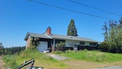 Pre-foreclosure in  ORCHARD LOOP Oak Harbor, WA 98277