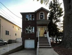 Pre-foreclosure in  SPRAGUE AVE Staten Island, NY 10307