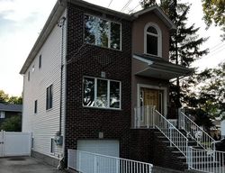 Pre-foreclosure in  SPRAGUE AVE Staten Island, NY 10307
