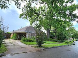 Pre-foreclosure in  E 40TH ST Tulsa, OK 74145