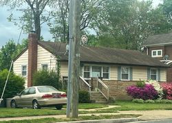 Pre-foreclosure in  MOORE AVE SW Vienna, VA 22180