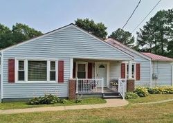 Pre-foreclosure in  PUMPING STATION RD Appomattox, VA 24522