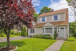 Pre-foreclosure in  GRANDVIEW AVE White Plains, NY 10605