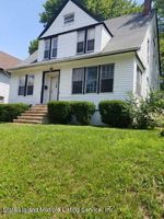 Pre-foreclosure in  OAKLAND AVE Staten Island, NY 10310