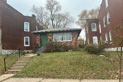 Pre-foreclosure in  OREGON AVE Saint Louis, MO 63118