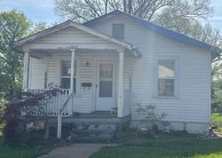 Pre-foreclosure in  NIXON AVE Saint Louis, MO 63133