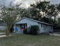 Pre-foreclosure in  QUEEN ST Milton, FL 32570