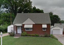 Pre-foreclosure in  MOUNT MARIE AVE NW Canton, OH 44708