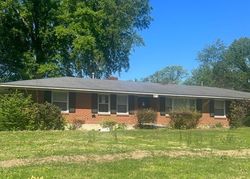 Pre-foreclosure in  RICHLAND DR Memphis, TN 38116