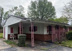 Pre-foreclosure in  DEERLAND ST Memphis, TN 38109