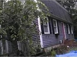 Pre-foreclosure in  LONDONDERRY LN Middleboro, MA 02346